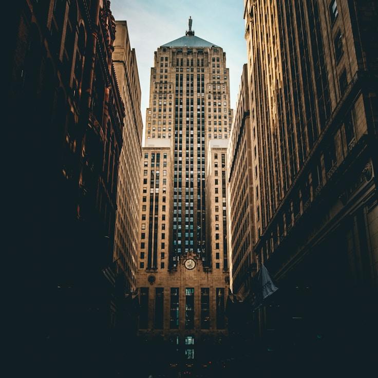 Parents evaluating schools in Netherlands